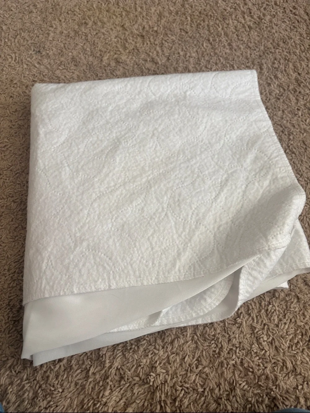 Quilted White Mattress Protector with Waterproof Backing-toddler bed /crib NWOT